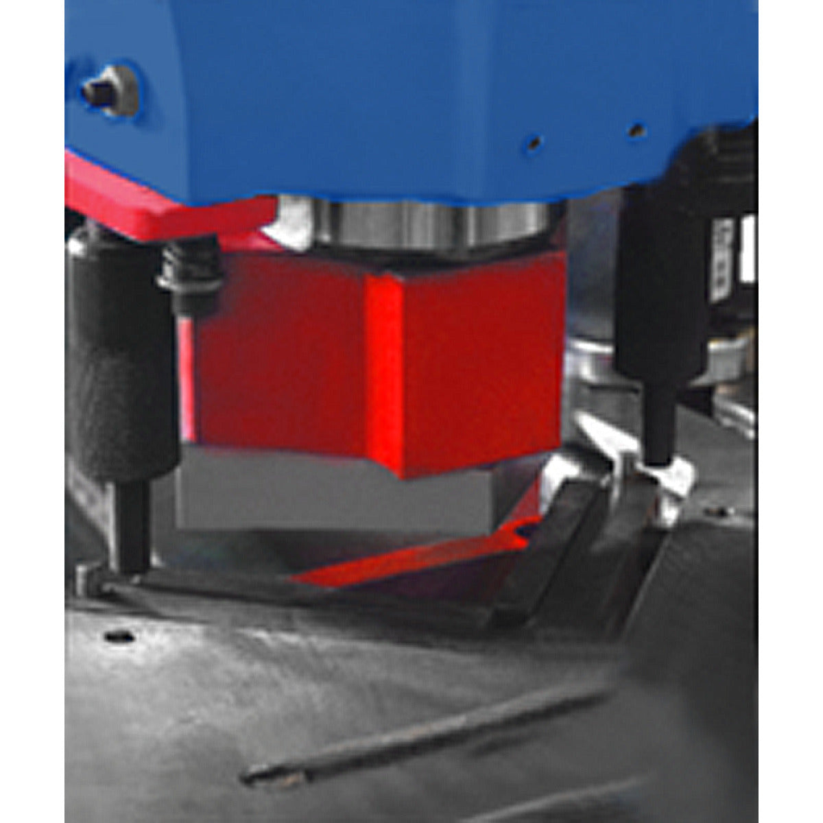 Produktbild von V-Messersatz 100 x 100 mm für Ausklinkstation inklusive Aufnahmen und Tisch für HPS 55DS