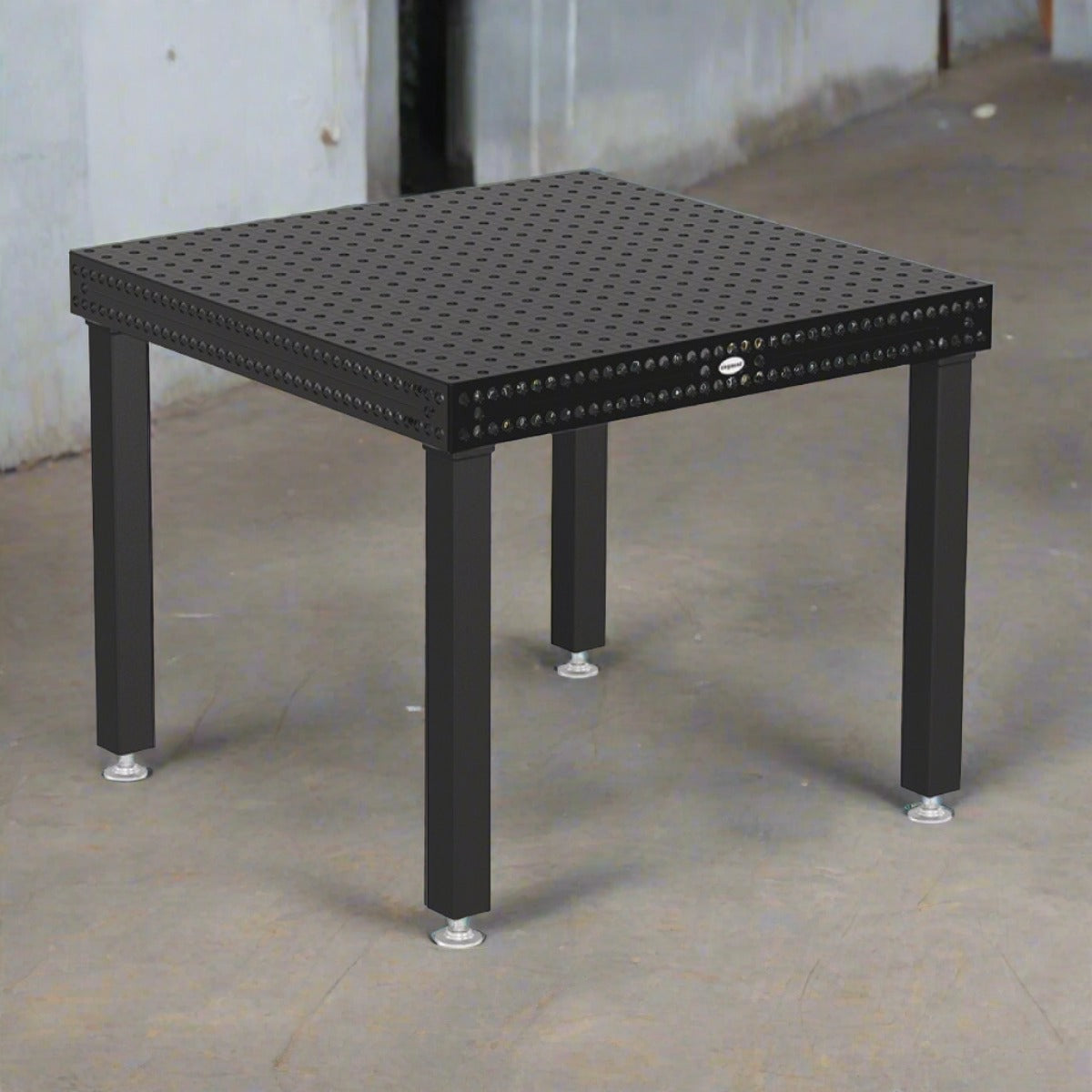 Produktansicht von Siegmund Schweißtisch 1000 x 1000 x 150 mm Professional 750 System 22 Plasmanitriert Höhe 700 mm